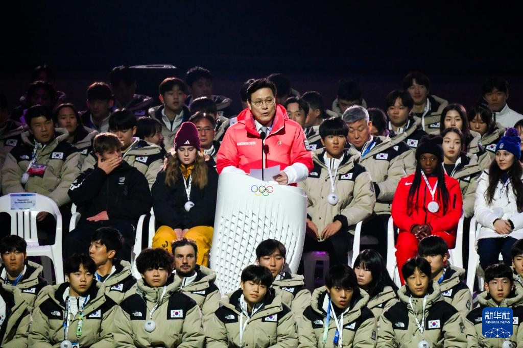 1月19日，江原道冬青奧會組委會執行主席崔鐘球在開幕式上致辭。新華社記者 朱煒 攝
