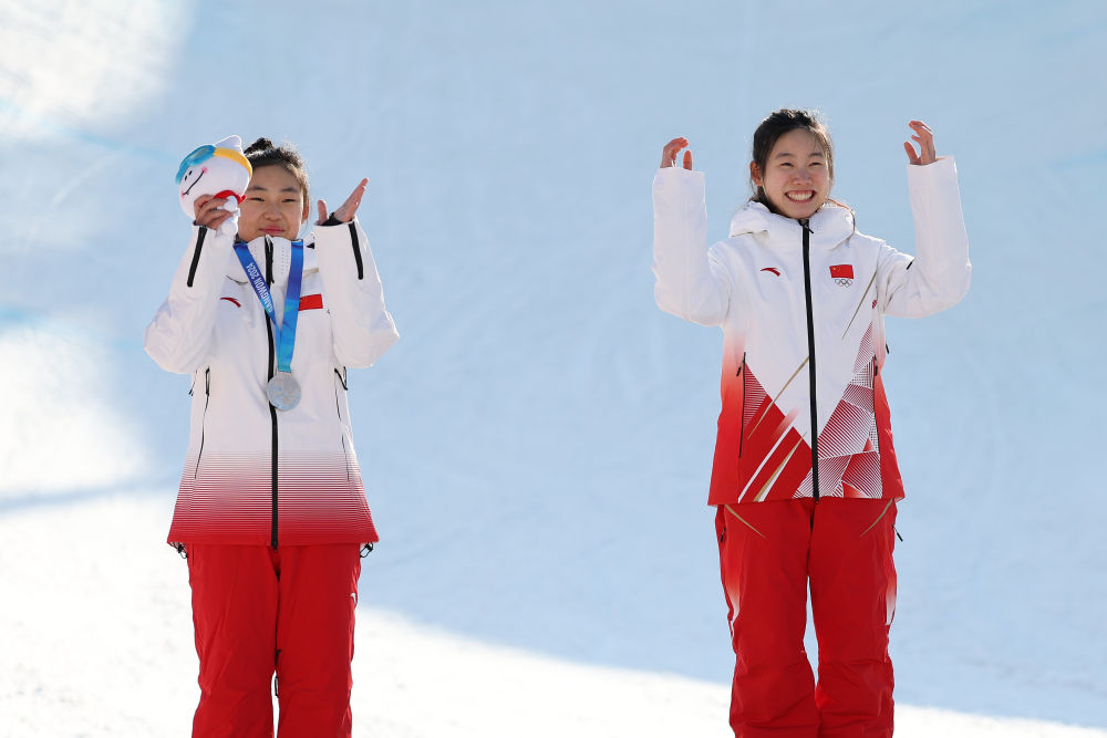 冬青奥会31日综合：中国队获雪上项目首金