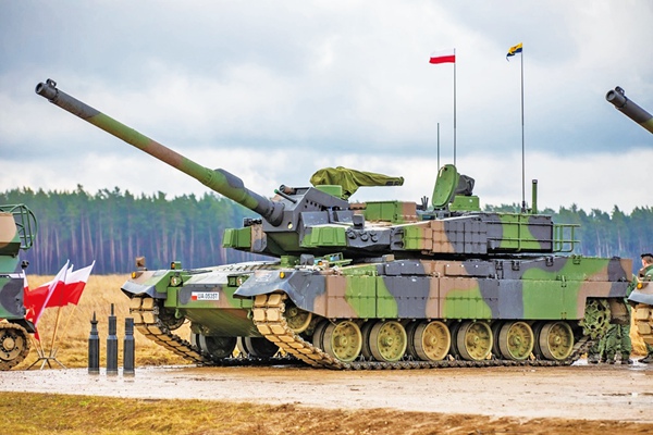 韩国出口至波兰的K2主战坦克。