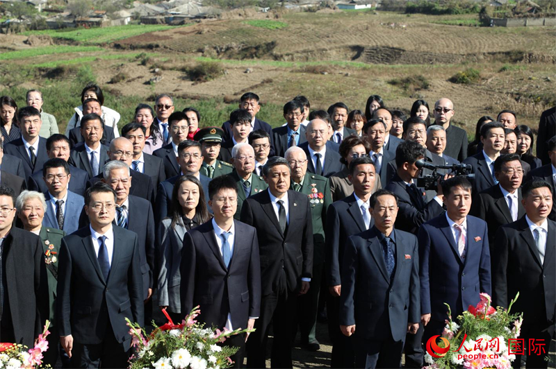 仪式正式开始，现场奏中朝两国国歌。人民网记者 刘融摄