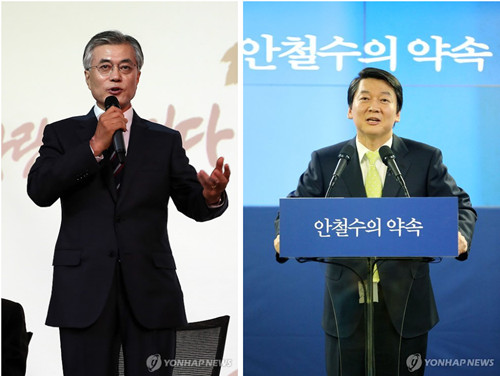 韩国民主统合党总统候选人文在寅（左）和无党派总统候选人安哲秀（右）
