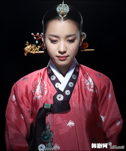 孙俪宋慧乔 惹人怜爱的中韩<em>古装</em>美人盘点 (6)