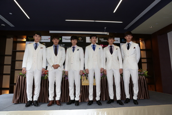 韩人气组合2PM泰国演唱会What time is it圆满