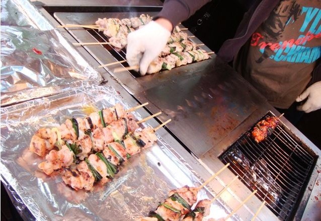 韩国时尚的街头小吃,让你回味无穷明洞鸡肉串
