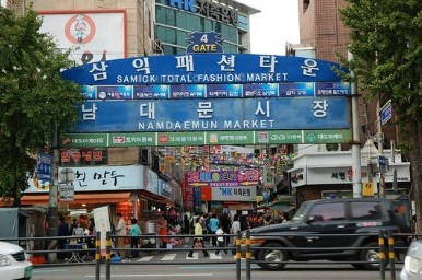 韩国政府扶持企业16万亿韩元稳定中秋物价图为韩国首尔南大门市场图片来源：韩国网络