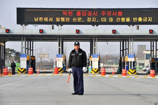 朝韩有关开城园区会谈达协议 16日试运营恢复生产图为开城工业园入口。