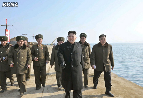 金正恩发型受追捧+朝鲜男青年争相剃领袖头