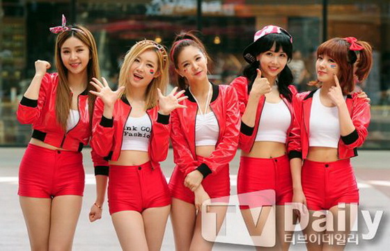 FIESTAR参演世界杯韩国官方加油歌《I Love Korea》MV（组图）