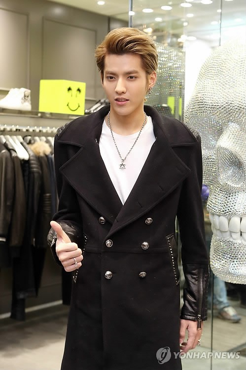 EXO吴亦凡解约内幕曝光：被当做附属品 个人活动受限制