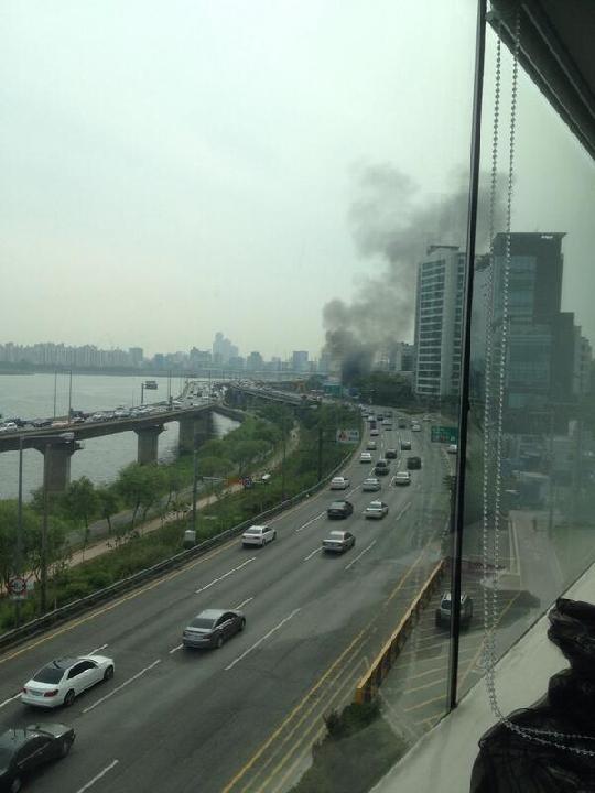 首尔一火力发电所爆炸 25分钟成功灭火(图)