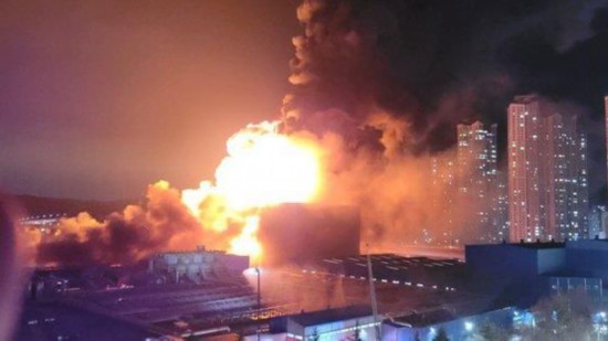 韩国一轮胎厂发生火灾 致11人受伤