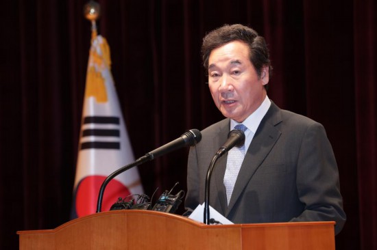 2017年5月31日，在韓國首爾，李洛淵參加國務總理就任儀式。新華社發（李相浩攝）
